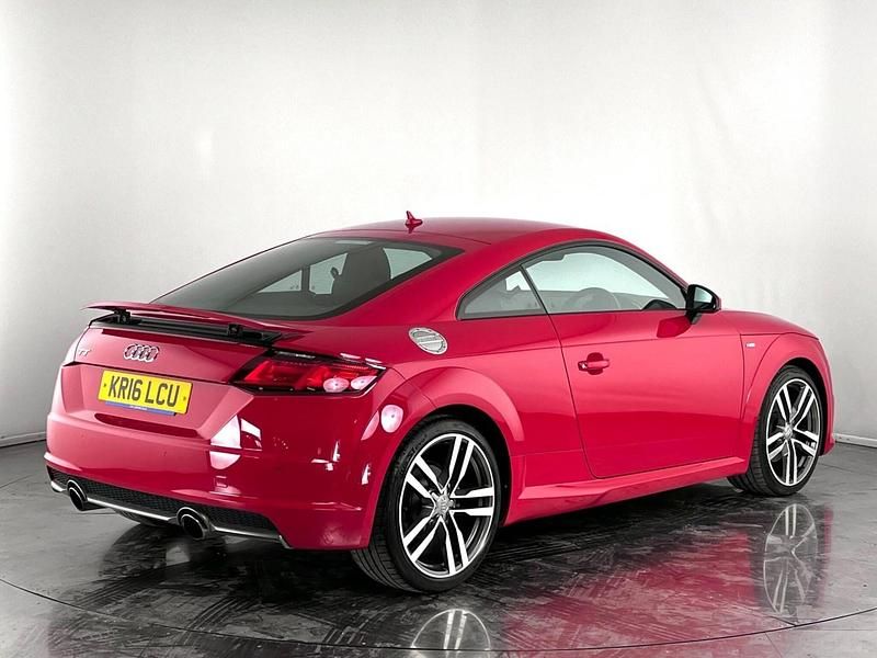 Używany Audi TT S-Line 2016 Czerwony Coupe