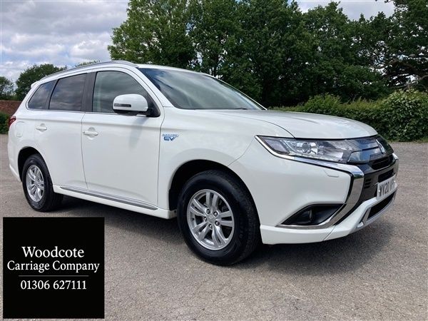 White Used 2020 Mitsubishi Outlander SUV | £13,995 (Super price) - Image 1/1