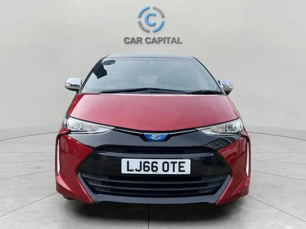 Used Toyota Estima 2016 Red MPV