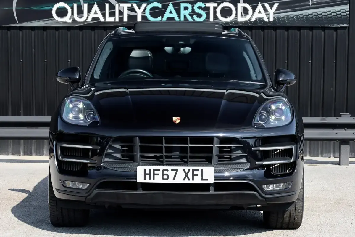 Used Porsche Macan Turbo 400 HP (294 kW) 2017 Black SUV
