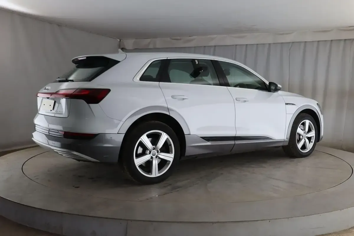 Used Audi e-tron Advanced 230 kW (313 HP) 2020 White SUV