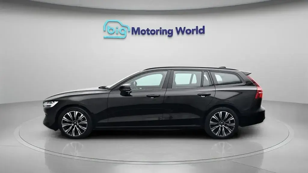 Used Volvo V60 Core 163 HP (119 kW) 2023 Black Estate
