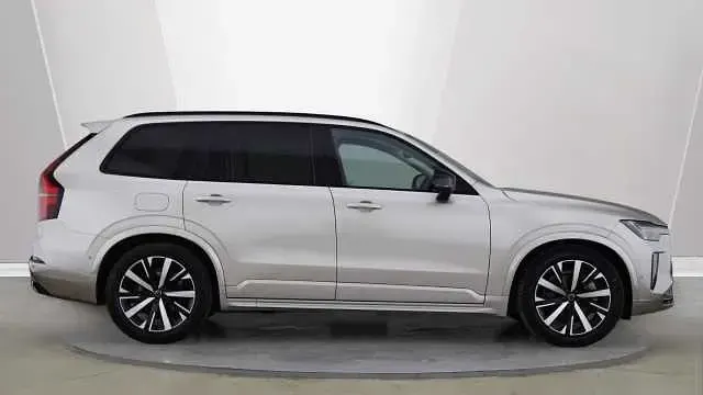 Begagnad Volvo XC90 Plus 250 HK (183 kW) 2025 SUV