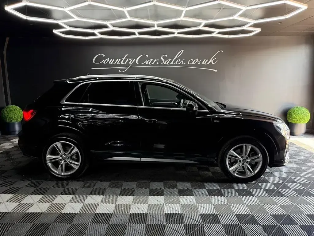 Used Audi Q3 S-Line 230 HP (169 kW) 2019 Black SUV