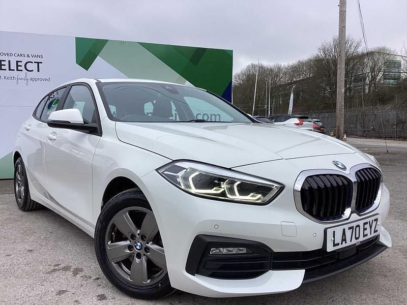 Used BMW 118 Comfort Edition 2021 Alpine white Hatchback