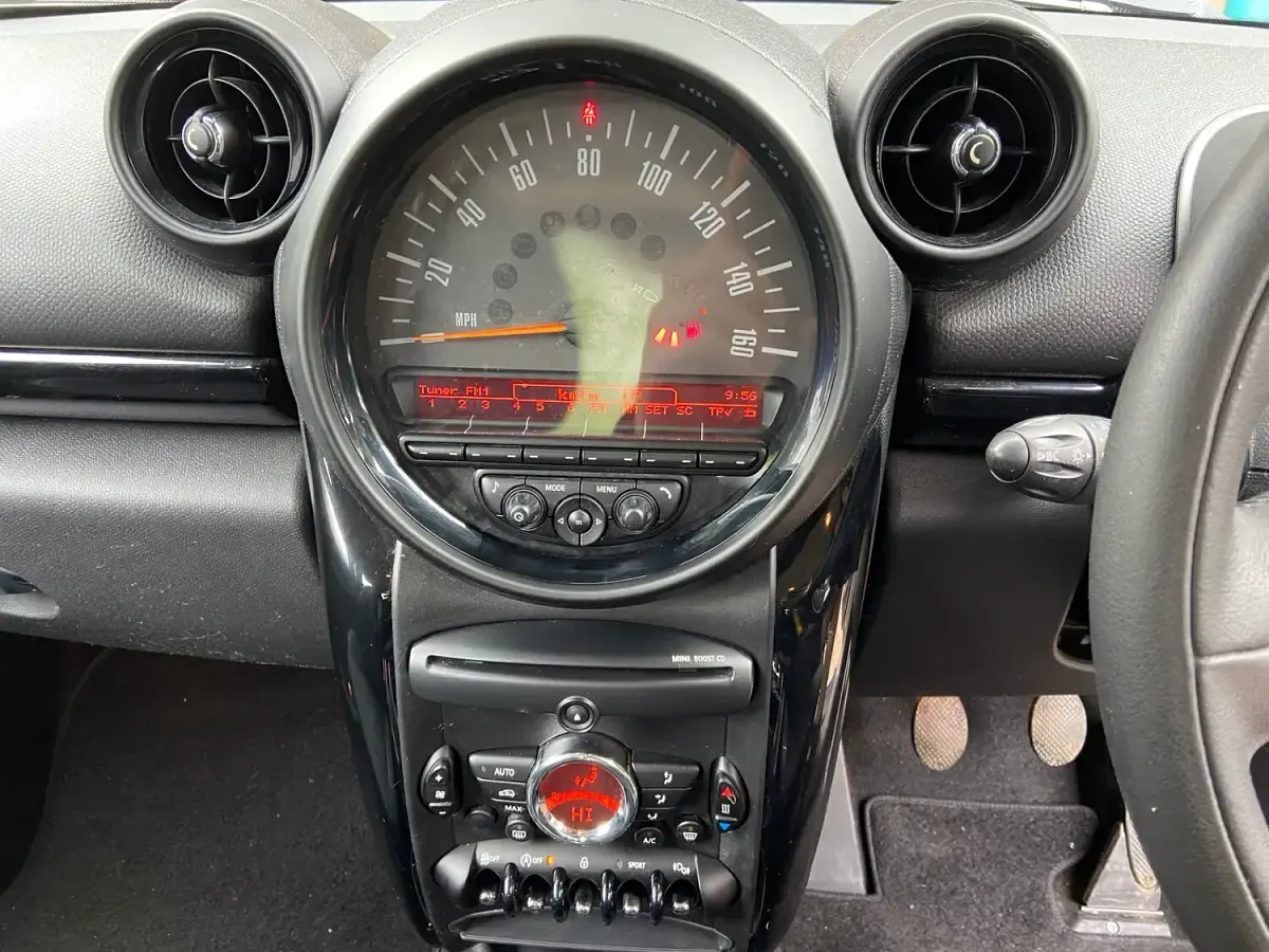 Used Mini Cooper 122 HP (89 kW) 2016 Silver Hatchback
