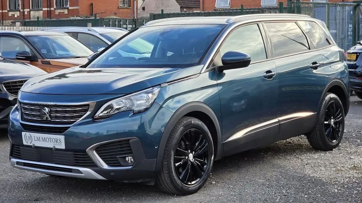 Used Peugeot 5008 Allure 2017 Green Hatchback