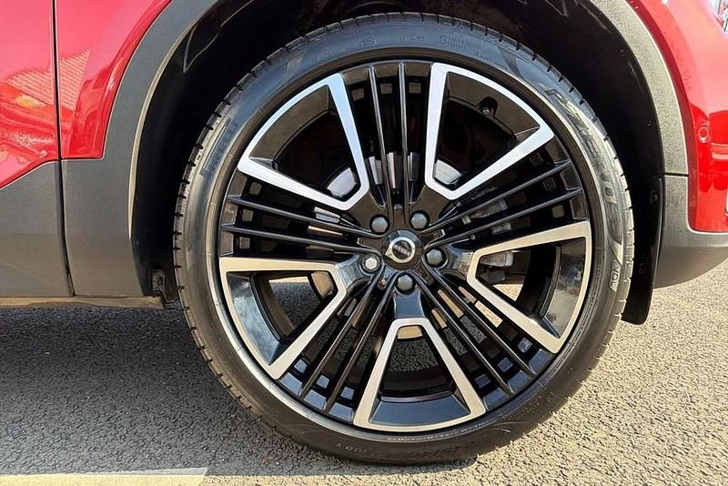 Usado Volvo XC40 Ultra 161 CV (118 kW) 2025 Rojo SUV