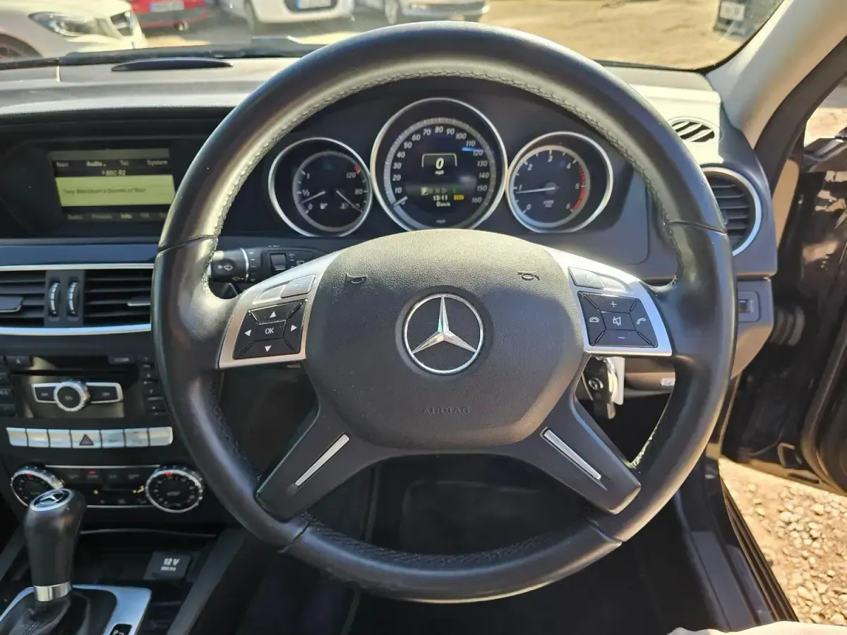 Usado Mercedes C220 Executive 2014 Negro Familiar