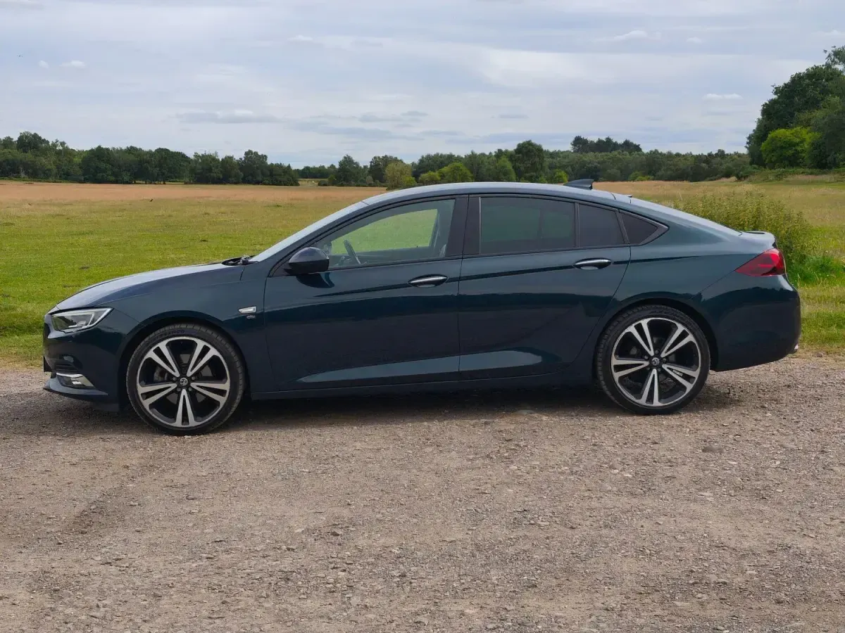 Used Vauxhall Insignia Elite 2017 Green Hatchback
