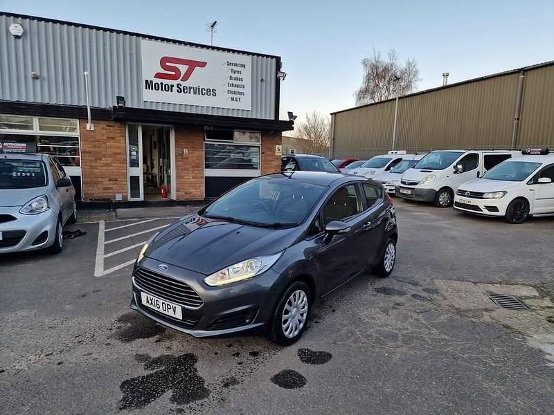 Usado Ford Fiesta Style 2016 Cinzento Citadino