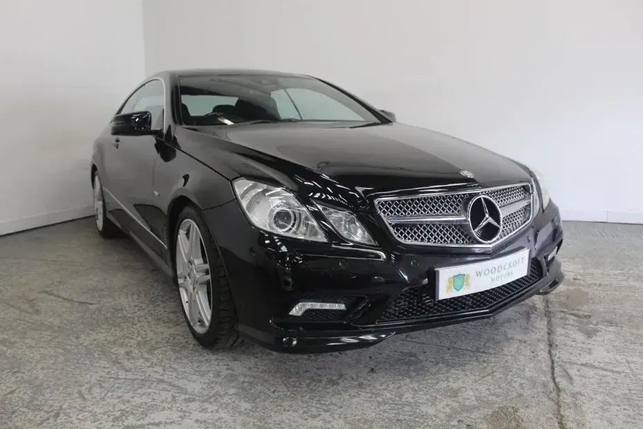 Begagnad Mercedes E250 2011 Svart Sportkupé