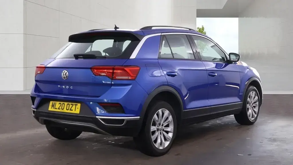Used VW T-Roc SE 113 HP (83 kW) 2020 Blue SUV