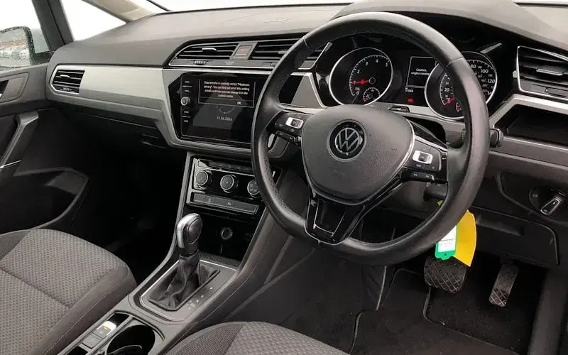 Used VW Touran SE 150 HP (110 kW) 2023 MPV