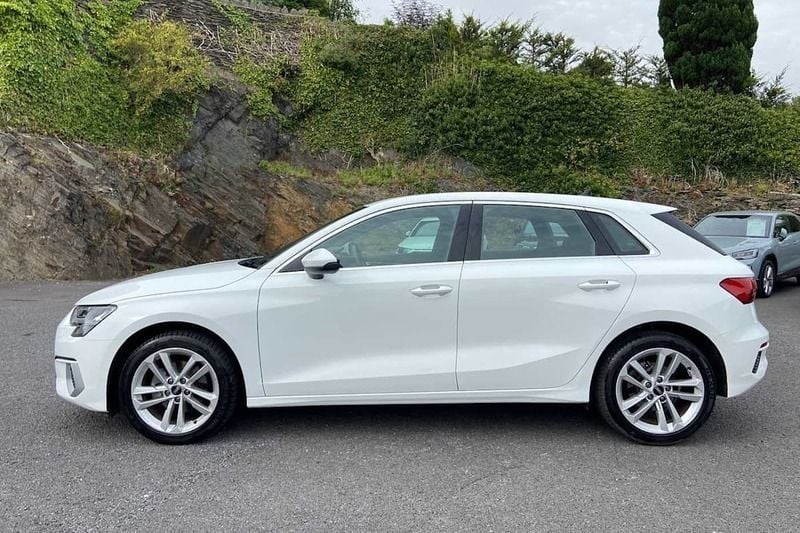 Used Audi A3 Sport 110 HP (80 kW) 2022 White Hatchback