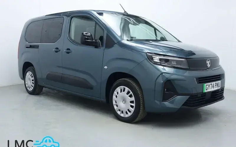 Used Vauxhall Combo Design Edition 100 kW (136 HP) 2026 MPV