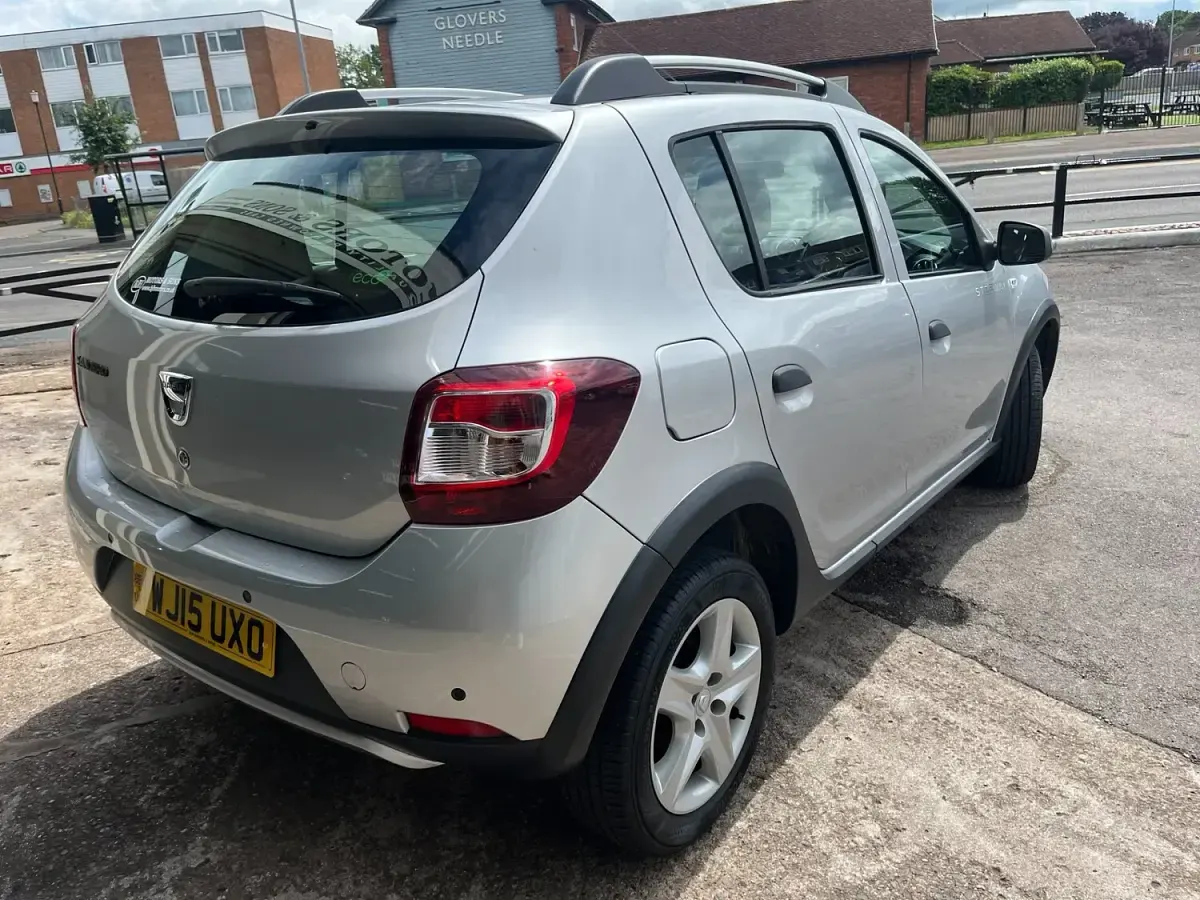 Used Dacia Sandero Lauréate 2015 Silver Hatchback