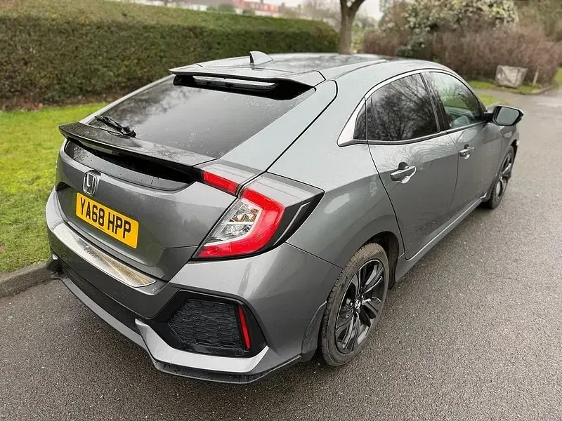 Käytetty Honda Civic EX 126 HP (92 kW) 2018 Harmaa Viistoperä