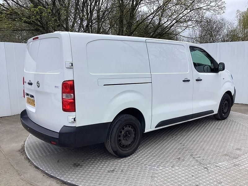 Used Vauxhall Vivaro 100 HP (73 kW) 2021 White MPV