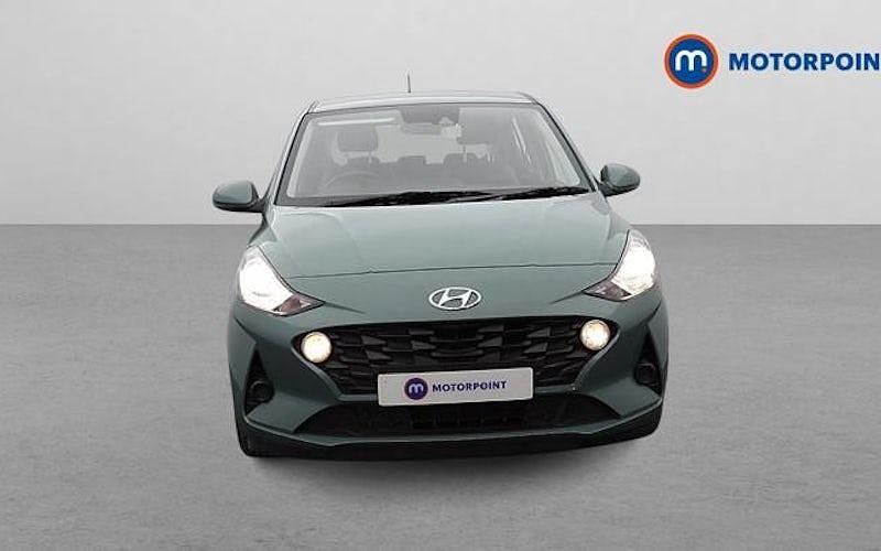Used Hyundai i10 SE 67 HP (49 kW) 2023 Green Hatchback