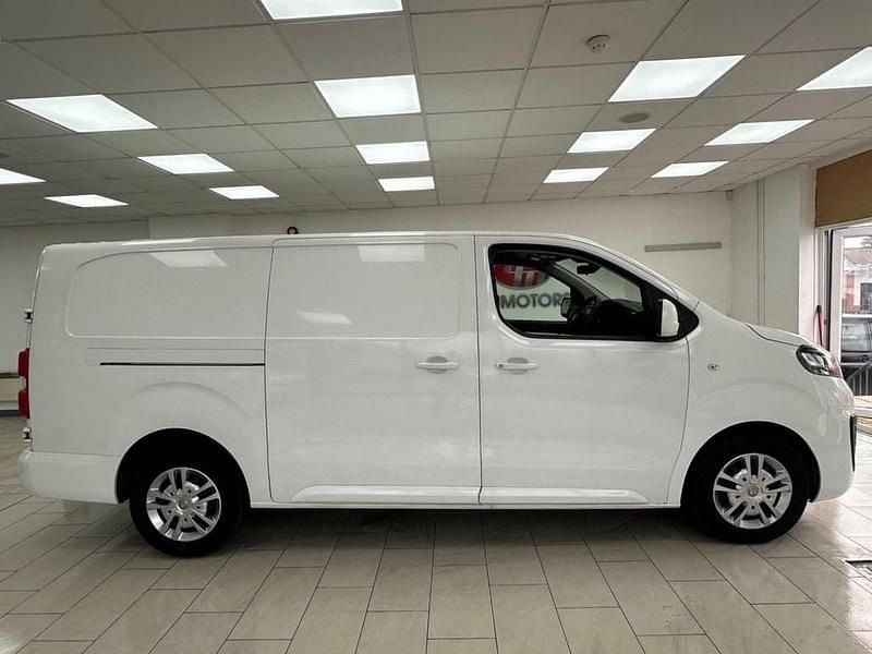 Used Vauxhall Vivaro Sportive 2021 White MPV