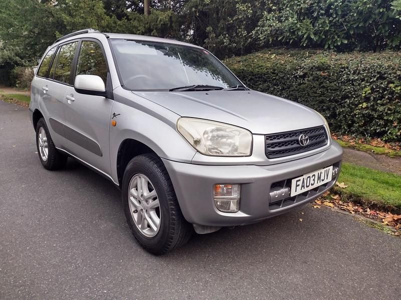 Used Toyota RAV4 147 HP (108 kW) 2003 Silver SUV