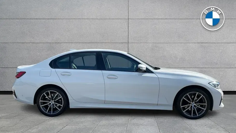 Used BMW 320 Sport Line 192 HP (141 kW) 2021 White Sedan