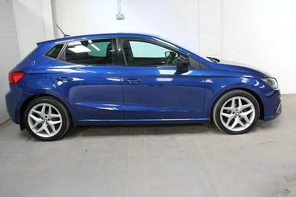 Używany Seat Ibiza FR 95 KM (69 kW) 2018 Niebieski Hatchback