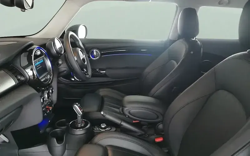 Used Mini Cooper S Exclusive 192 HP (141 kW) 2019 White Hatchback