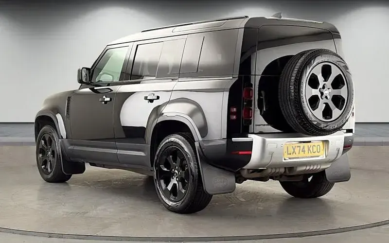 Used Land Rover Defender S 250 HP (183 kW) 2024 Santorini black SUV