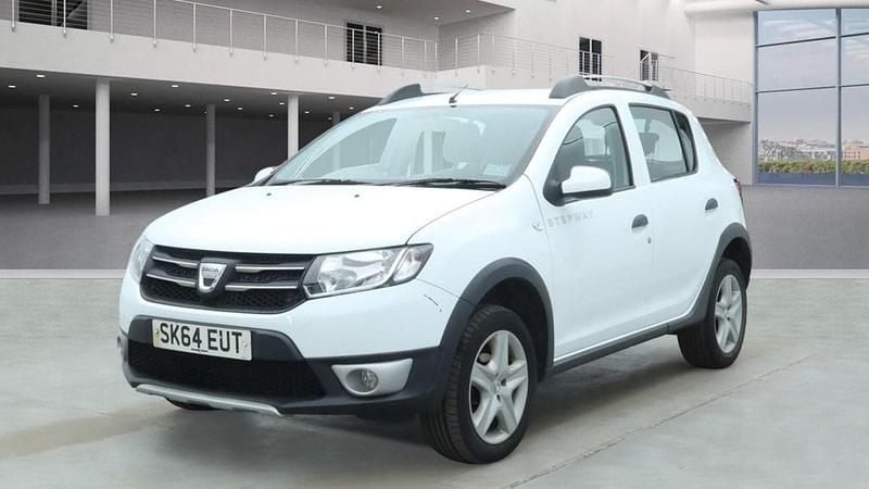 Used Dacia Sandero Lauréate 2014 White Hatchback
