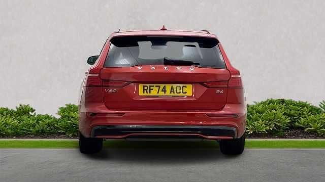 Used Volvo V60 Plus 197 HP (144 kW) 2025 Estate
