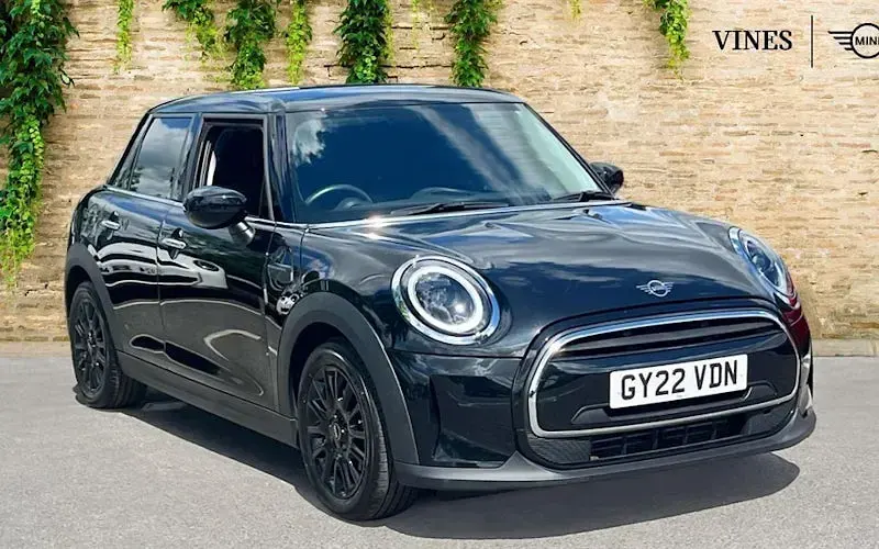 Used Mini Cooper Classic 136 HP (100 kW) 2022 Hatchback