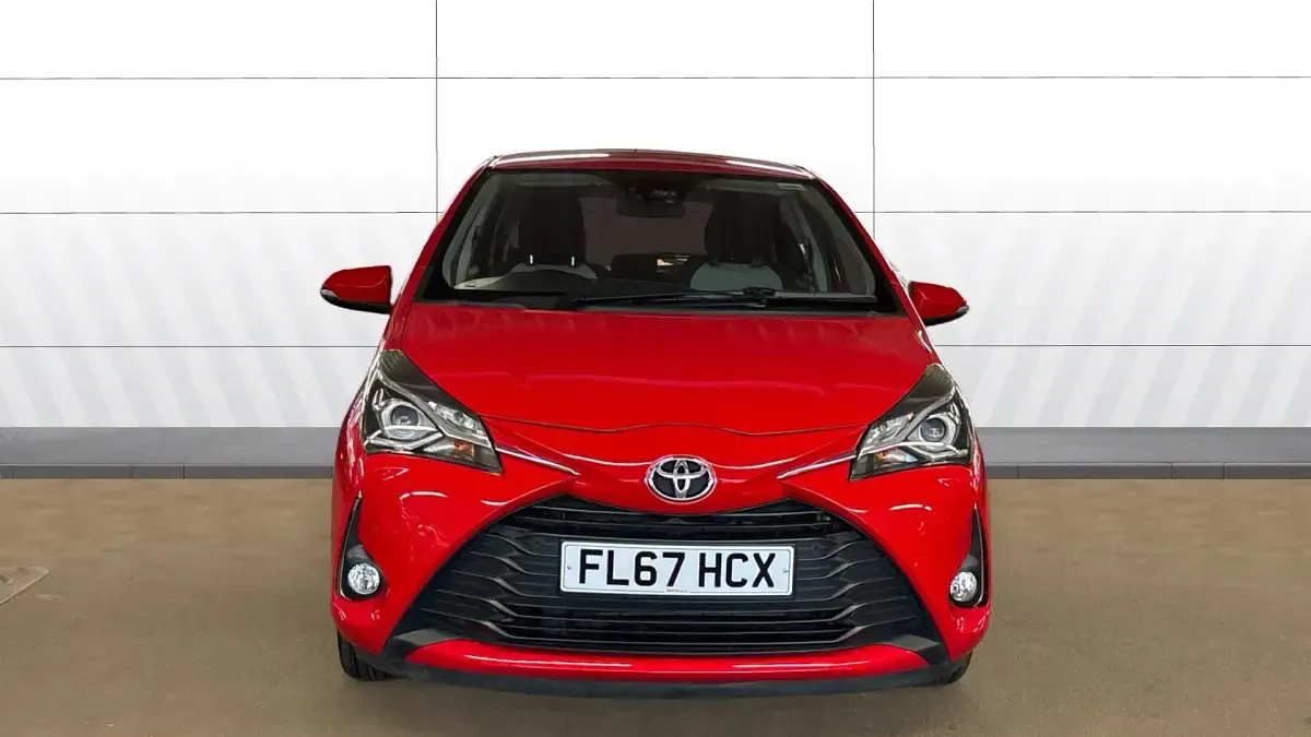 Used Toyota Yaris 111 HP (81 kW) 2018 Red Hatchback