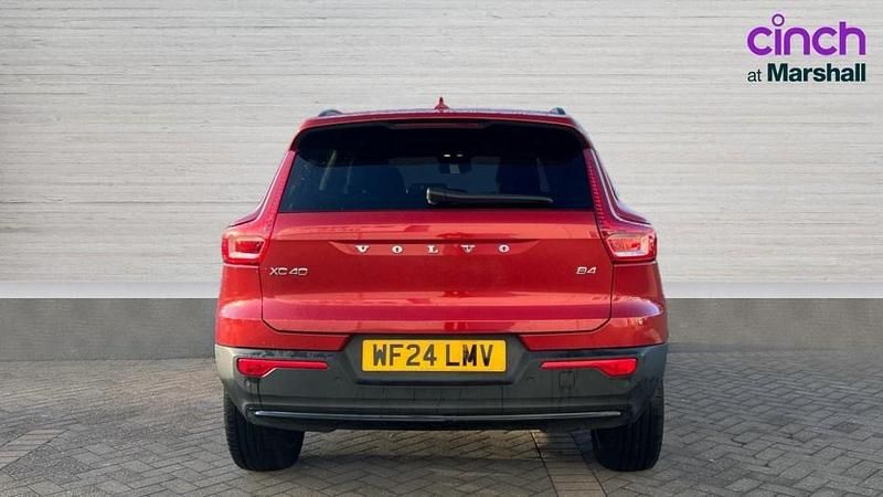 Used Volvo XC40 Ultimate 197 HP (144 kW) 2024 Red SUV