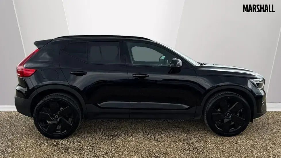 Used Volvo XC40 Plus 197 HP (144 kW) 2025 Black SUV