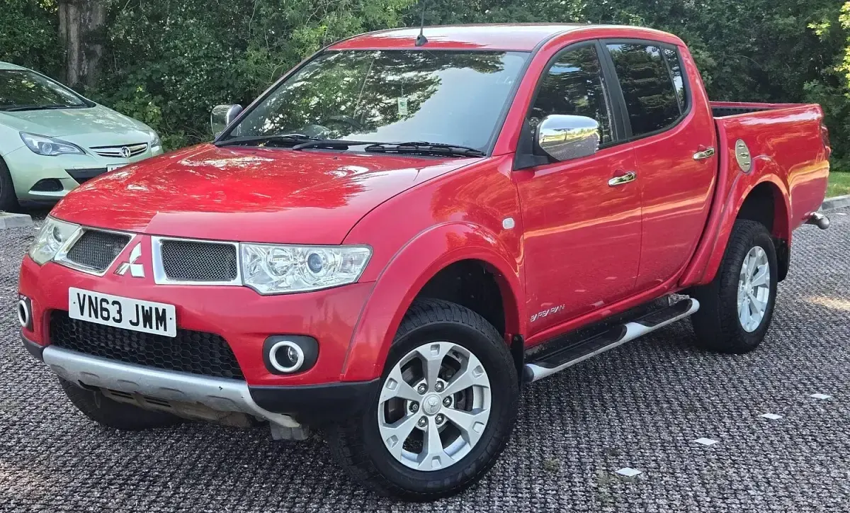 Used Mitsubishi L200 176 HP (129 kW) 2014 Red Pickup