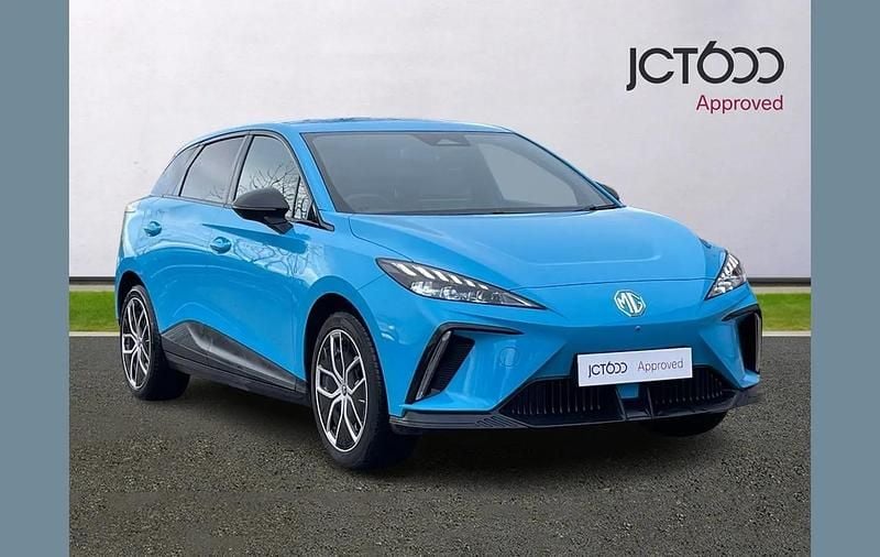 Blue Used 2024 MG MG4 EV Trophy Hatchback | £18,278 (Fair price) - Image 1/4