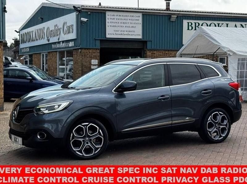 Grey Used 2015 Renault Kadjar Dynamique SUV | £5,995 (Fair price) - Image 1/4