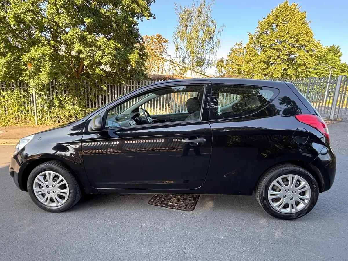 Used Hyundai i20 Classic 78 HP (57 kW) 2009 Black Hatchback