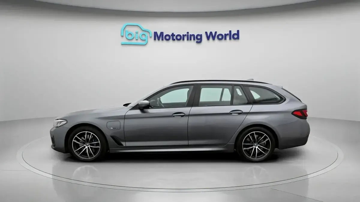 Used BMW 530e M Sport 292 HP (214 kW) 2022 Blue Estate