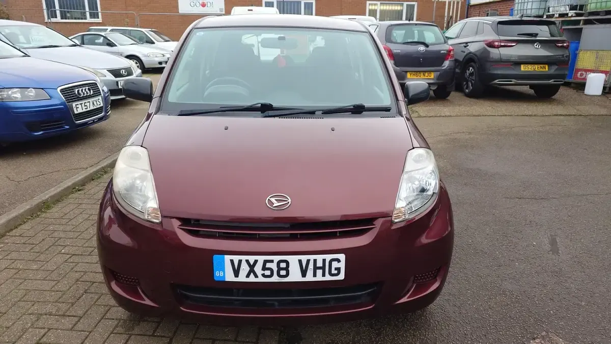 Used Daihatsu Sirion 69 HP (50 kW) 2008 Red Hatchback