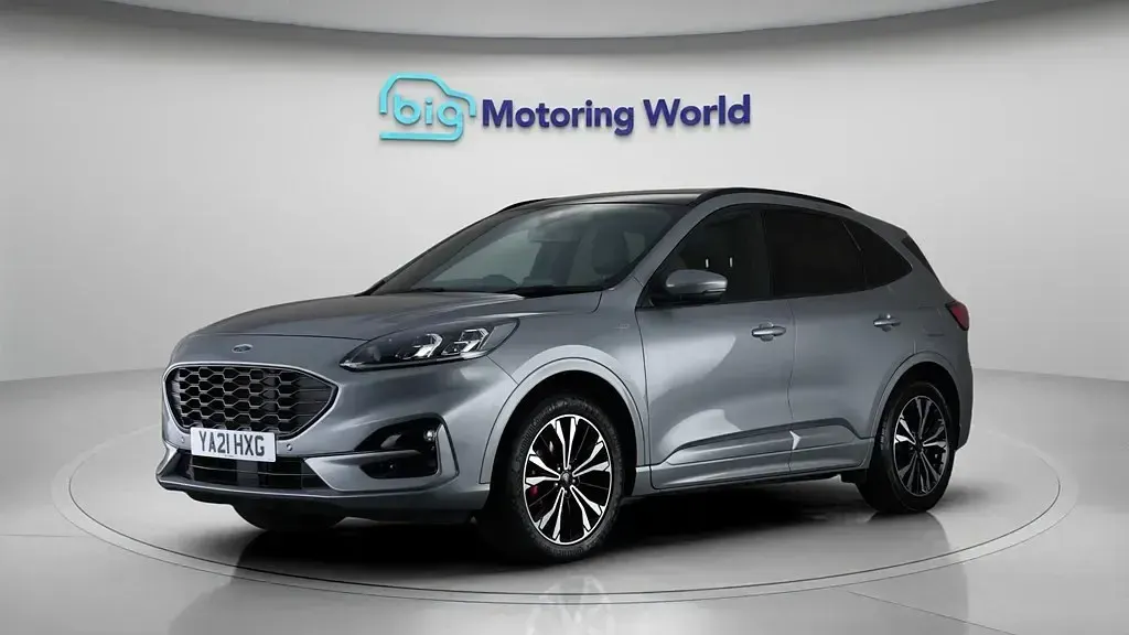 Usado Ford Kuga ST-Line X 190 CV (139 kW) 2021 Plateado SUV