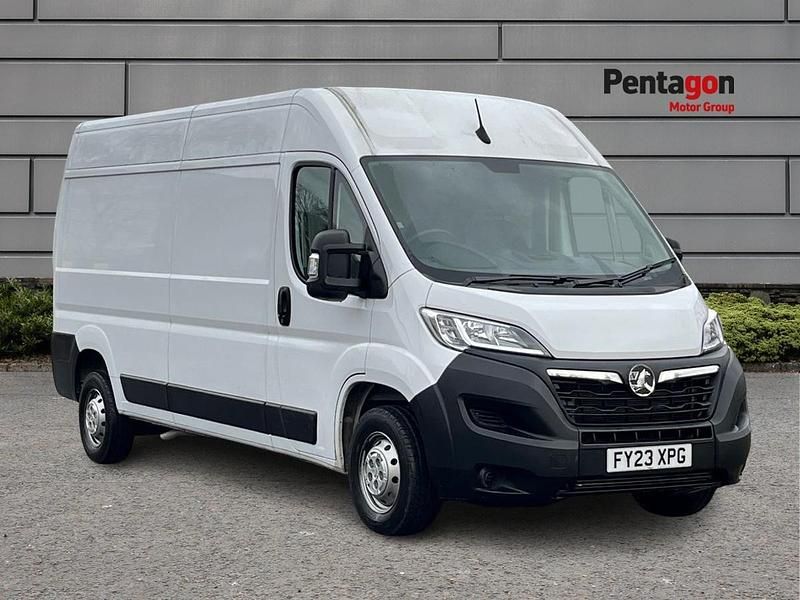 Kaolin white Used 2023 Vauxhall Movano S Van | £16,995 (Fair price) - Image 1/4