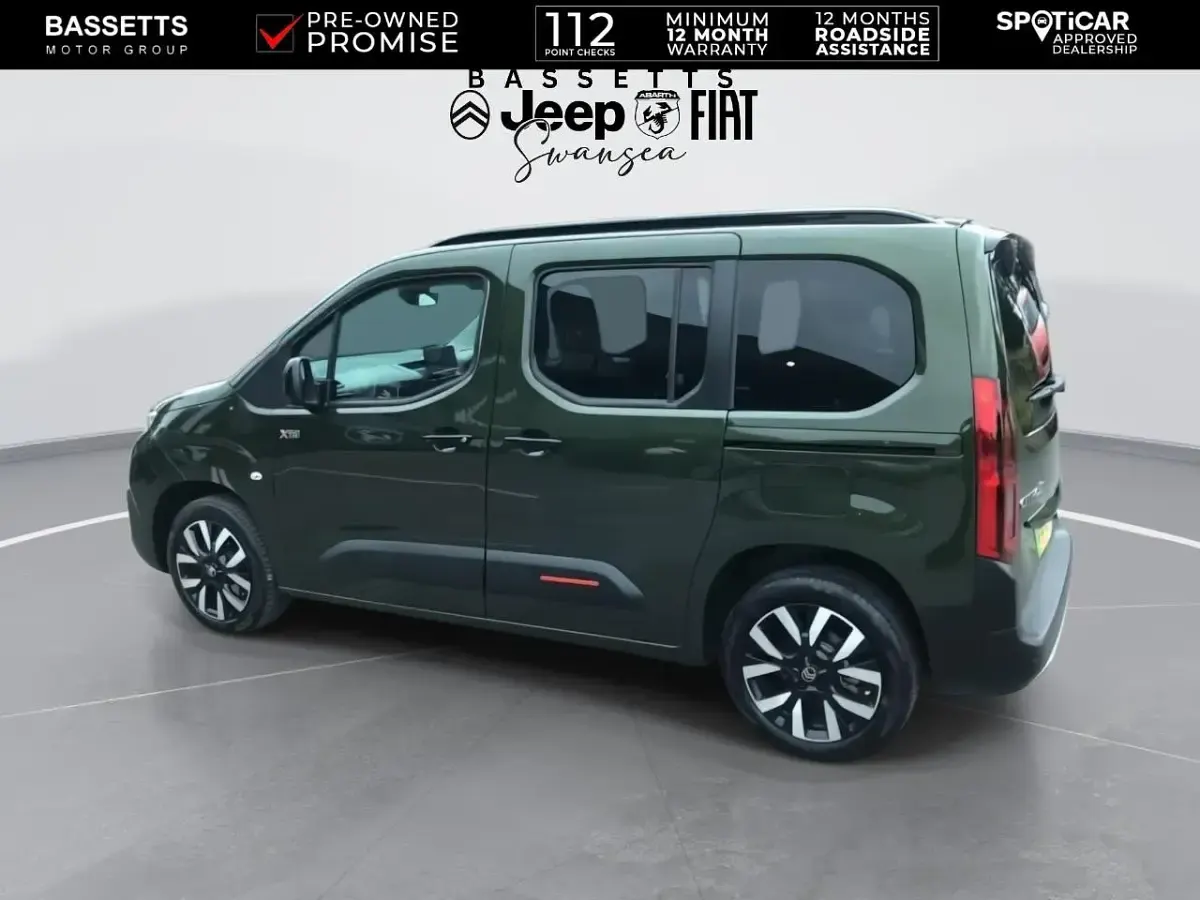 Used Citroën Berlingo 98 kW (134 HP) 2025 Green MPV