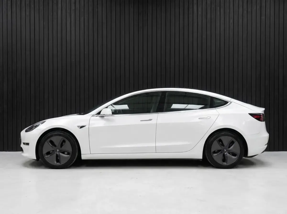 Usado Tesla Model 3 Standard Range Plus 52 kW (72 HP) 2020 Branco Sedan
