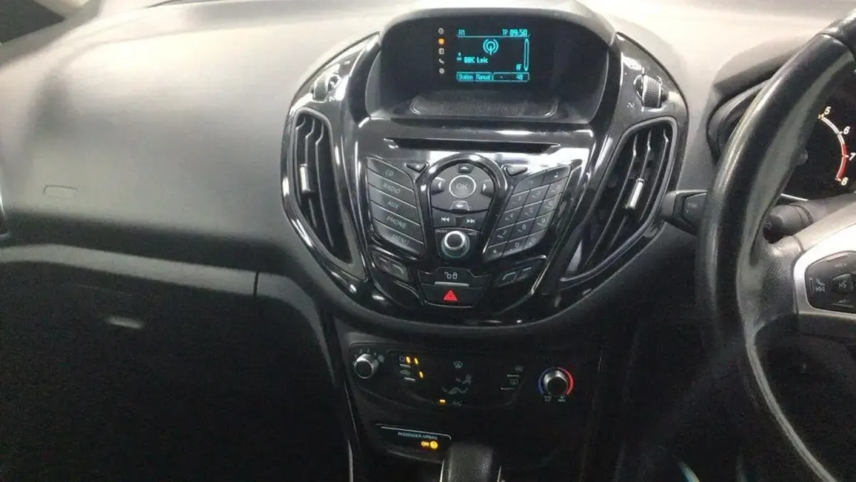 Used Ford B-MAX Zetec 2015 White MPV