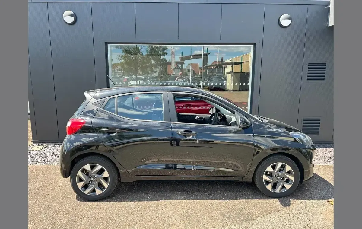 New Hyundai i10 Advanced 63 HP (46 kW) 2026 Black Hatchback