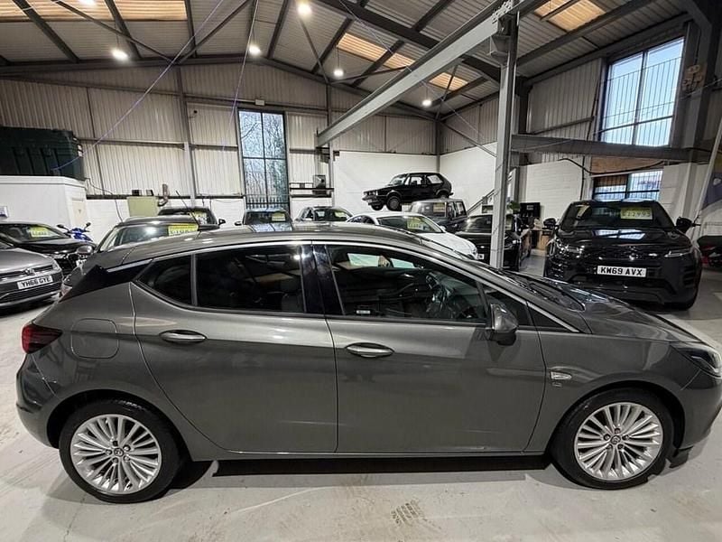 Used Vauxhall Astra Elite 150 HP (110 kW) 2018 Grey Hatchback