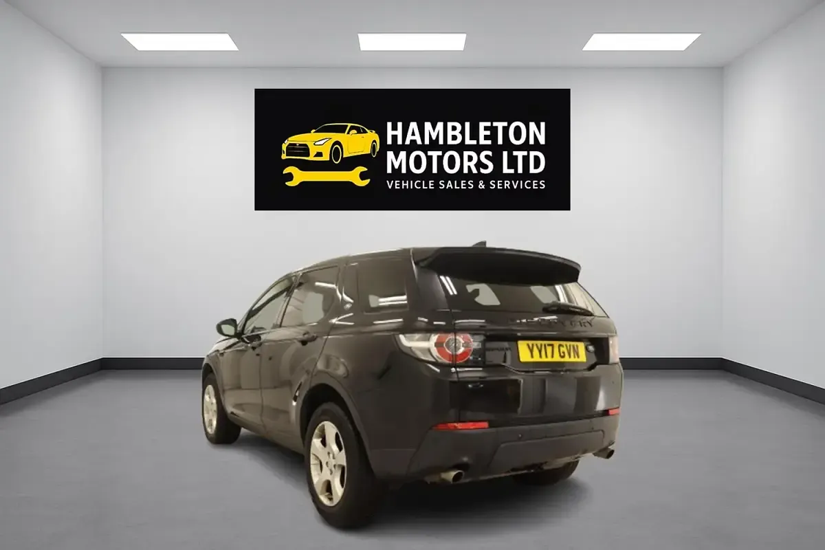 Used Land Rover Discovery Sport Pure 150 HP (110 kW) 2017 Black SUV